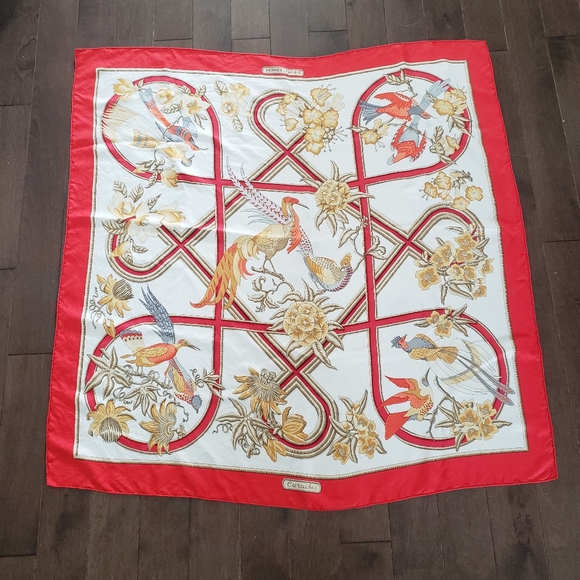 Hermes Accessories - Beautiful 100% Silk Hermes Caraibes Scarf